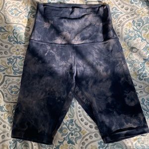 Lululemon Women’s High Waisted Align Bike Shorts